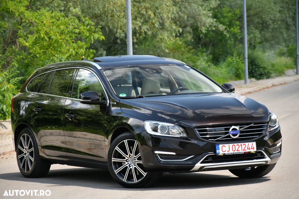 Volvo V60 D6 Plug-In-Hybrid AWD Geartronic Summum - 4