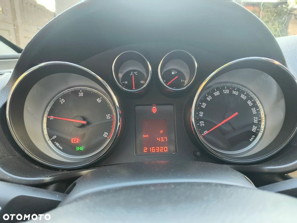 Opel Insignia 2.0 CDTI - 12