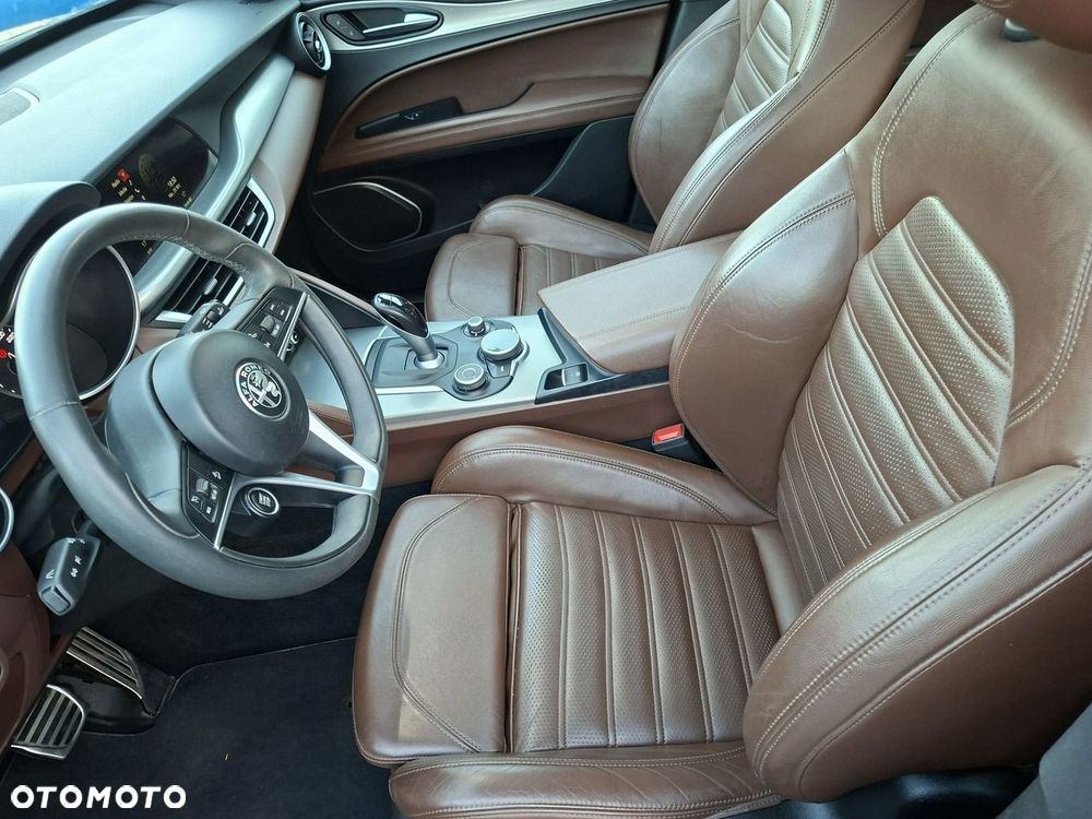 Alfa Romeo Stelvio 2.0 Turbo Veloce Q4 - 37