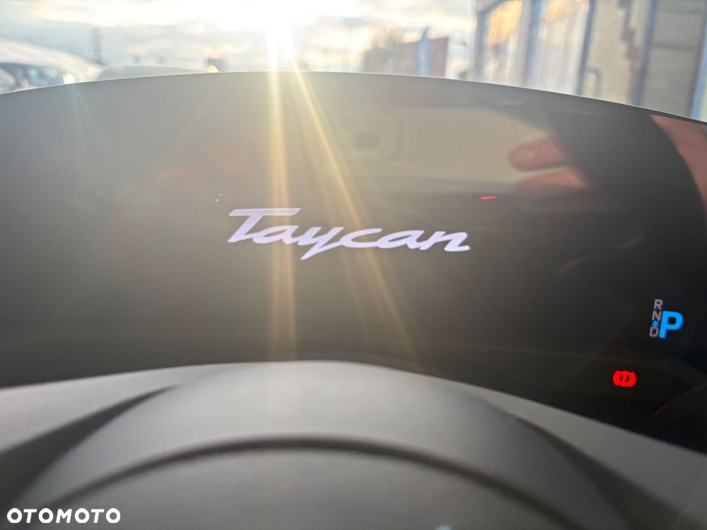 Porsche Taycan - 3