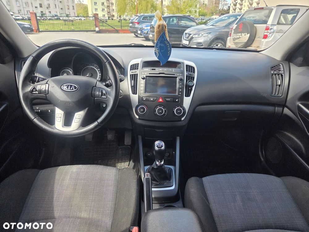Kia Ceed 1.4 CVVT Attract - 10