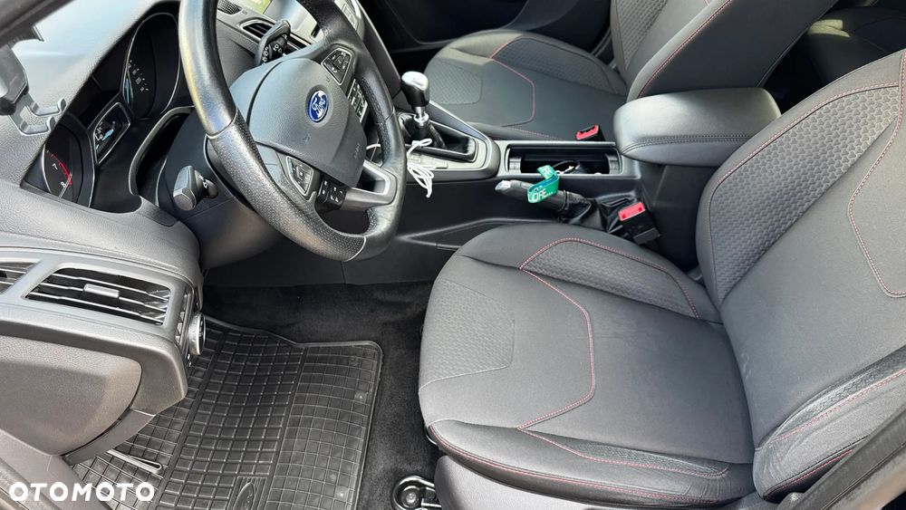 Ford Focus 1.5 EcoBoost ST-Line - 7