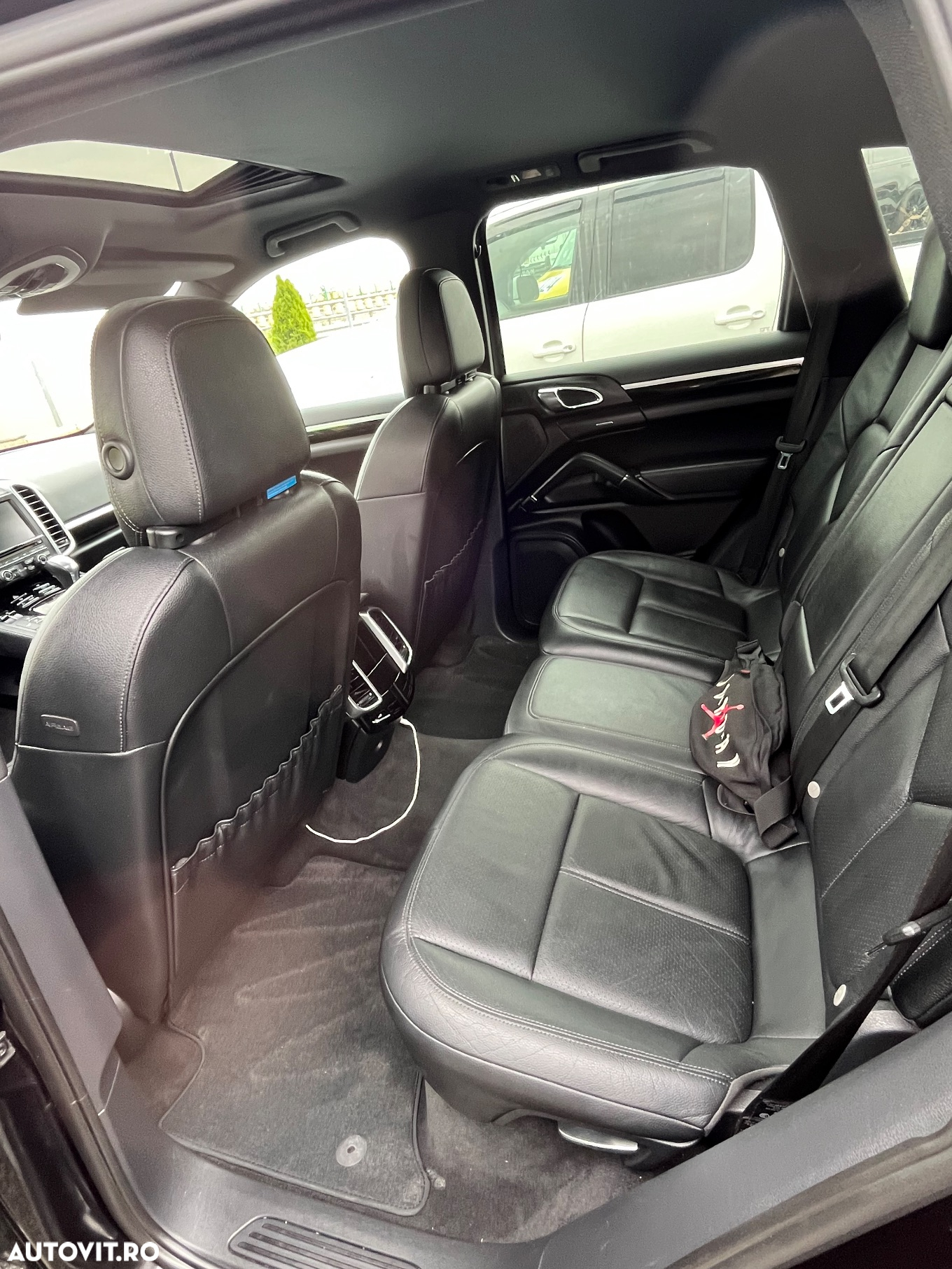 Porsche Cayenne 3.0 L V6 - 8