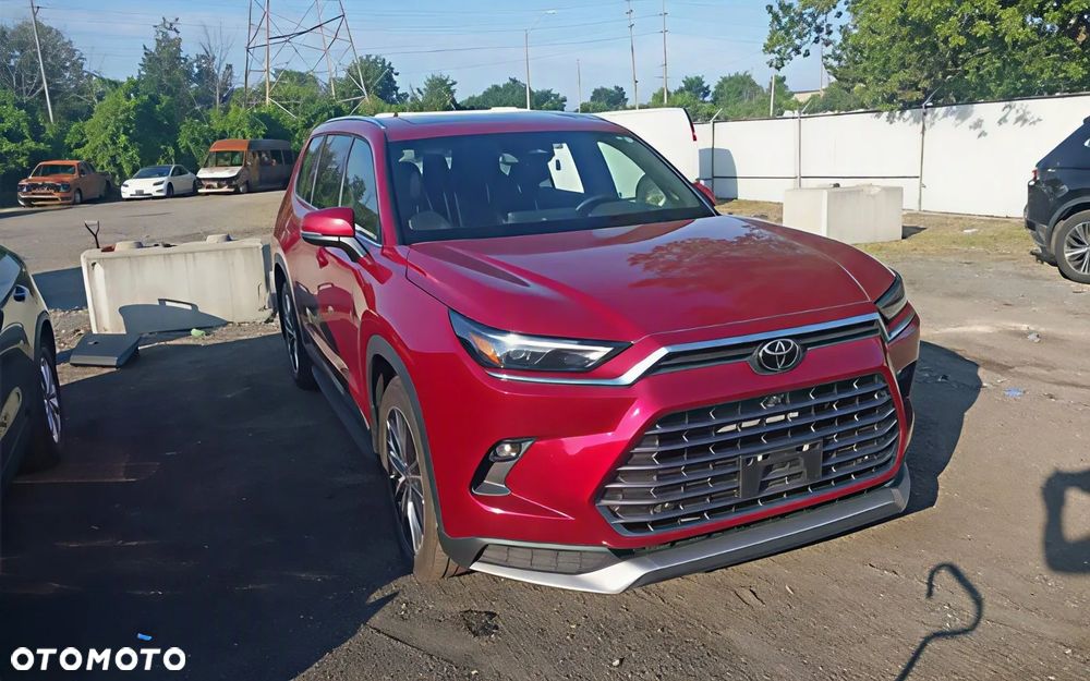 Toyota Grand Highlander - 1