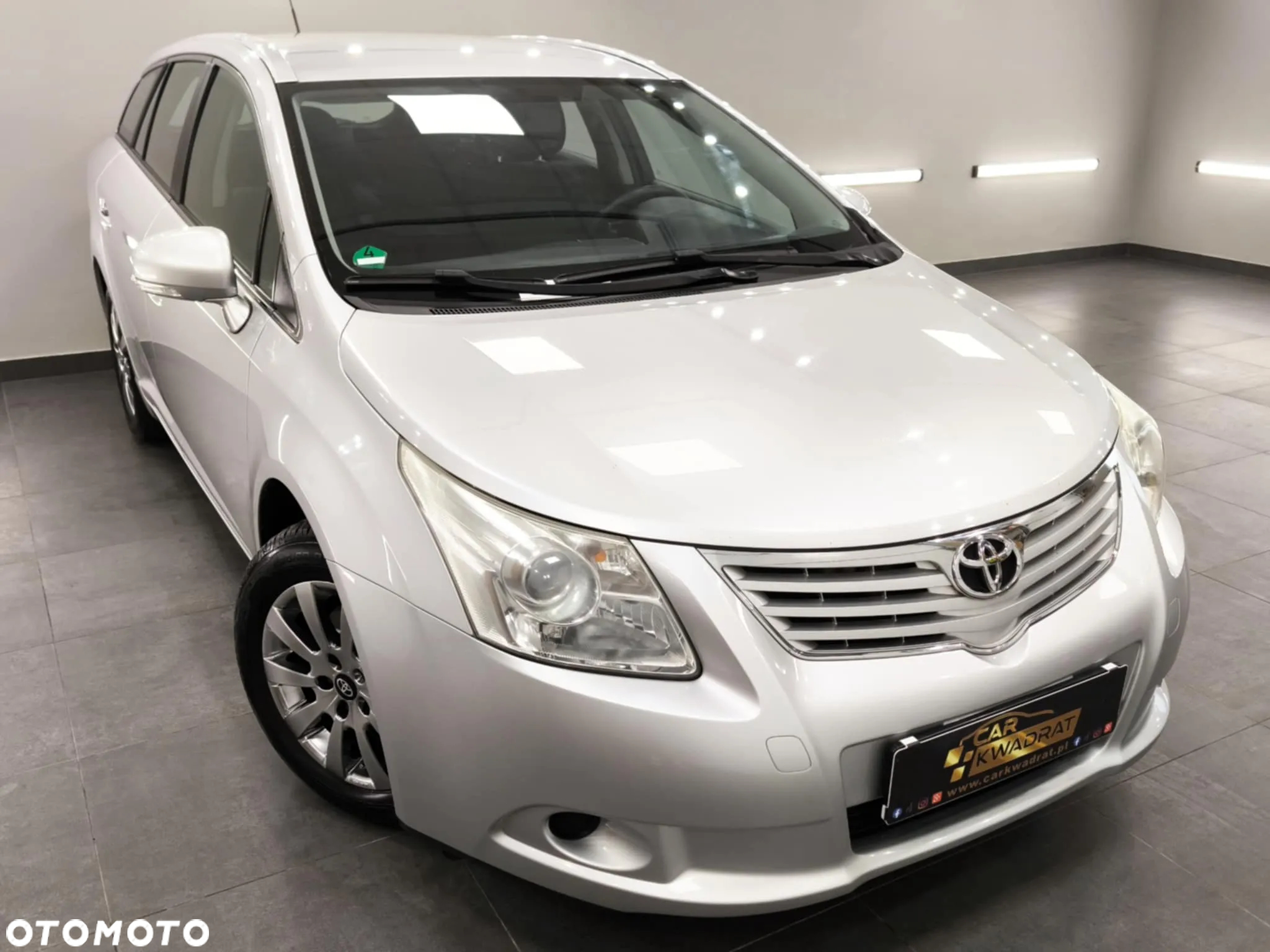Toyota Avensis Combi 1.6 - 15