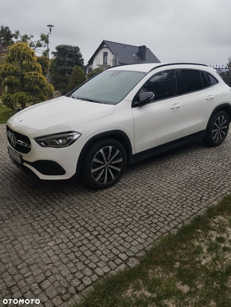 Mercedes-Benz GLA 200 Business Edition - 1