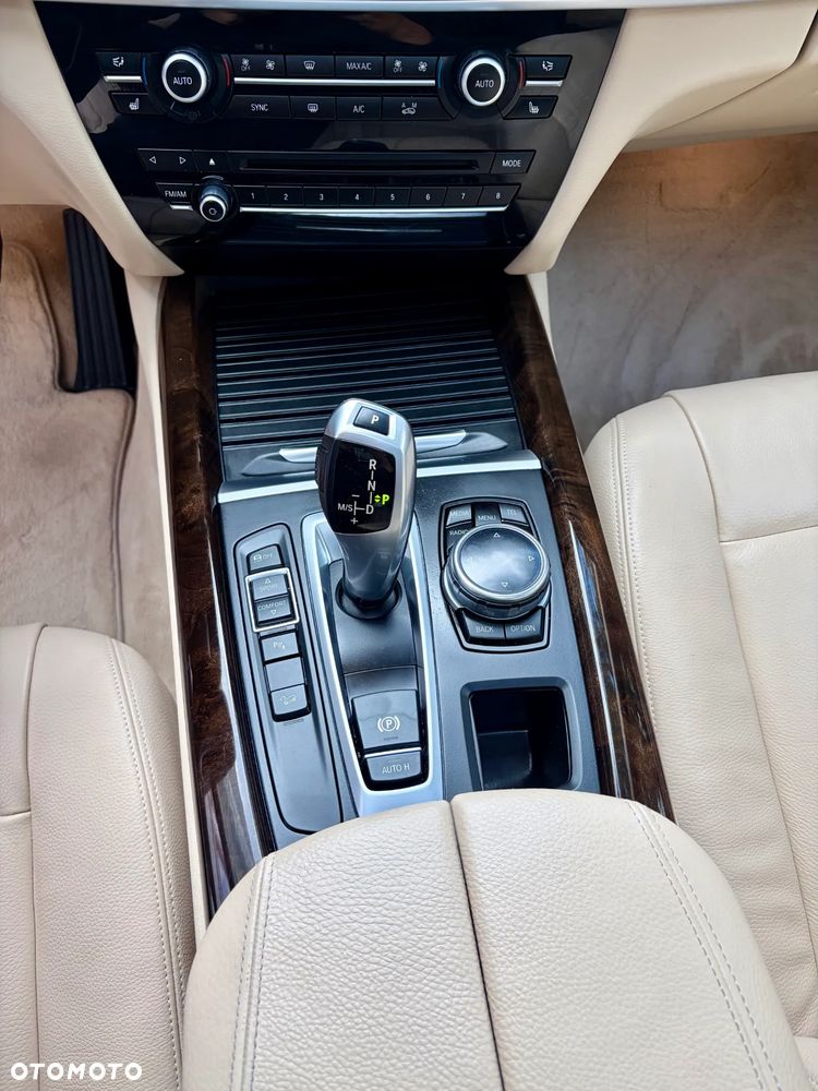 BMW X5 xDrive35i Edition Exclusive - 16