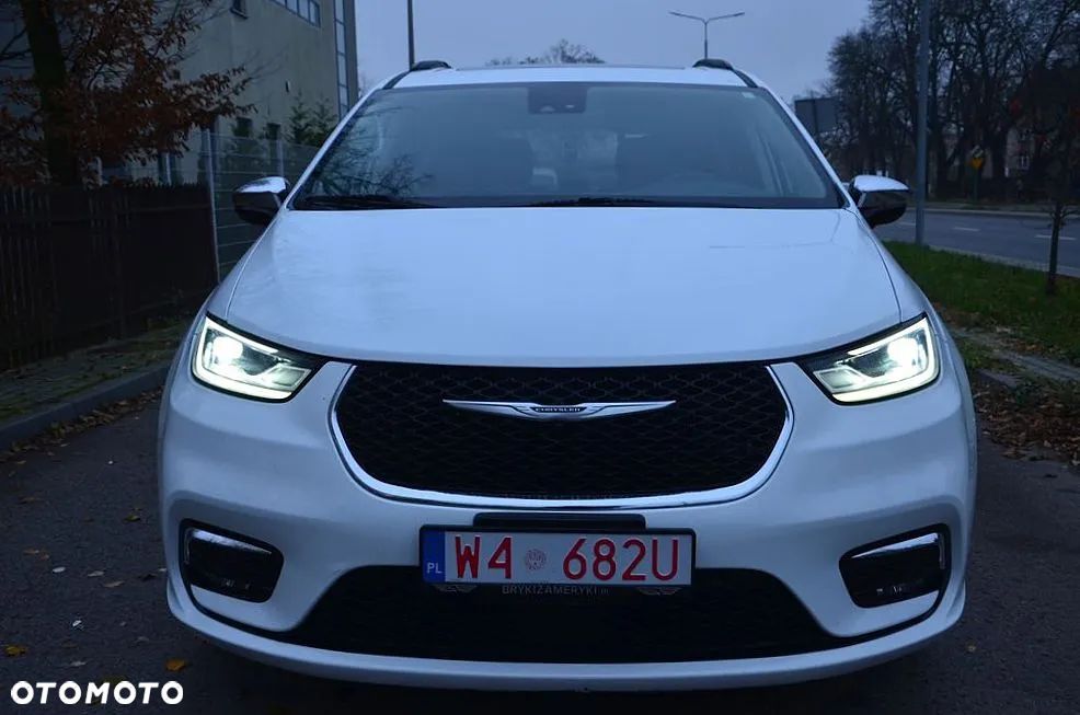 Chrysler Pacifica - 3