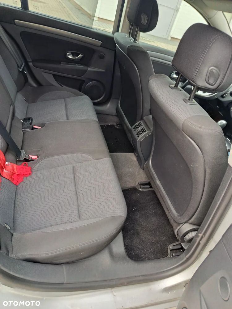 Renault Laguna 2.0 dCi FAP Dynamique - 10