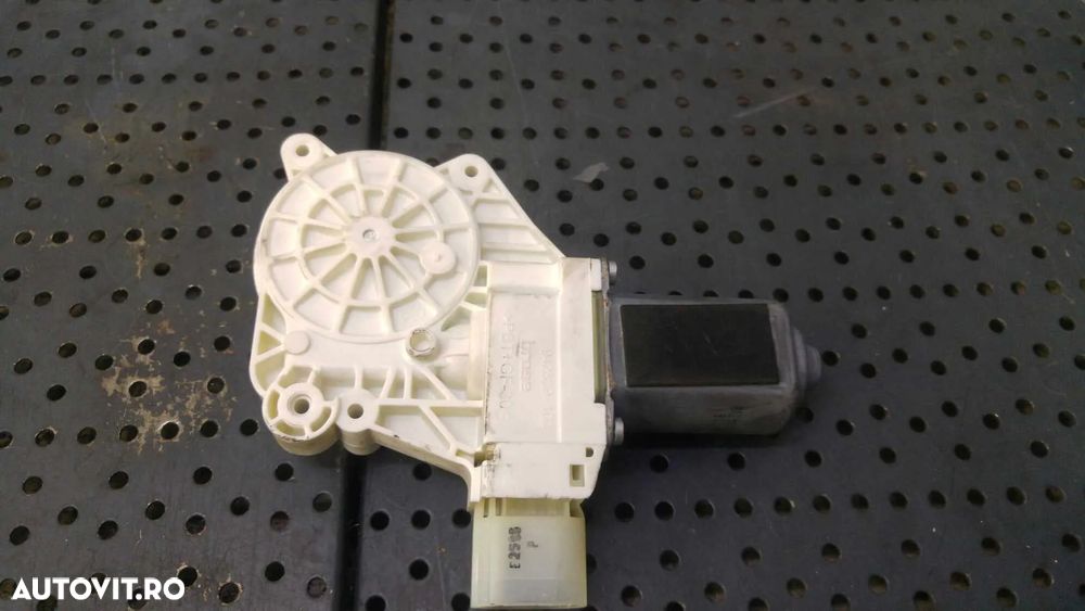 Motoras macara dreapta spate bmw seria 5 f11 72715649 - 2