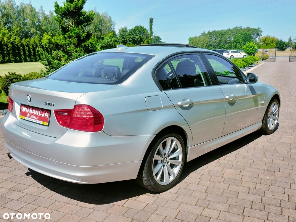 BMW Seria 3 318i Edition Exclusive - 11