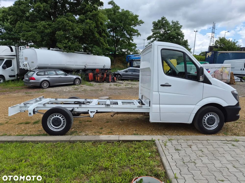 Mercedes-Benz Sprinter - 2