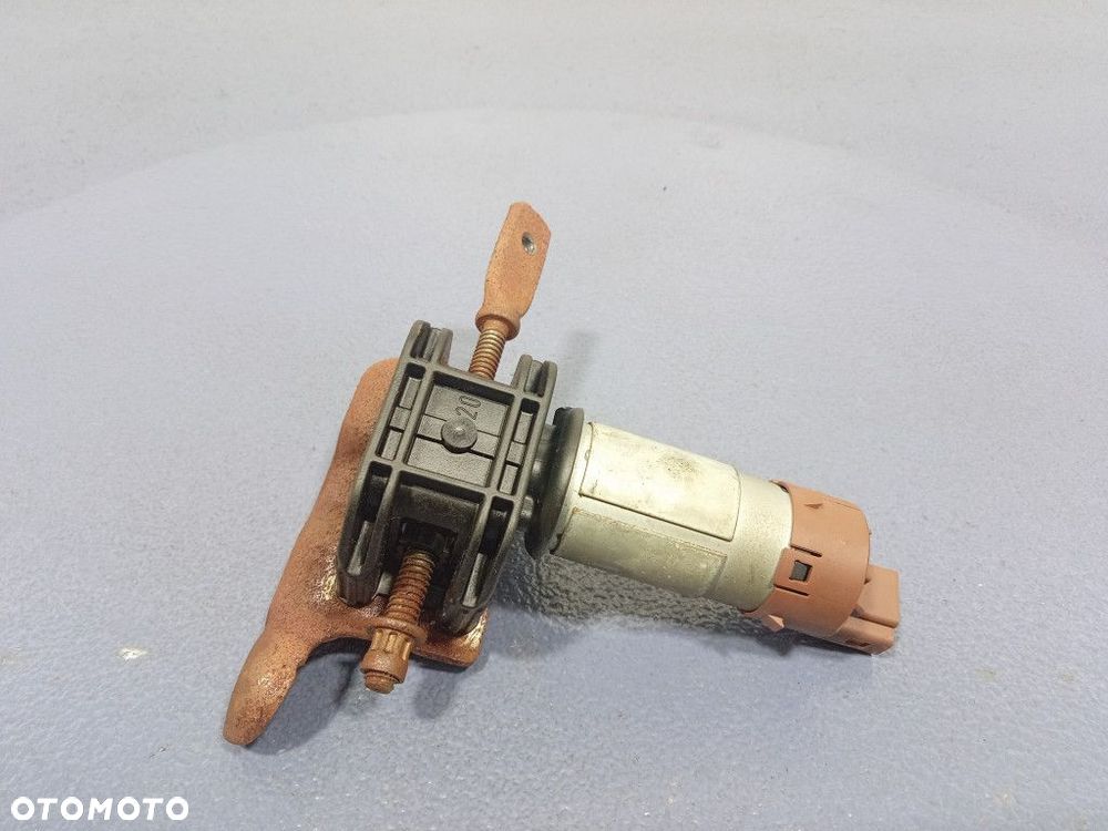 BMW X5 G05 G06 SILNICZEK FOTELA PRAWY PRZÓD C06710-106 - 5