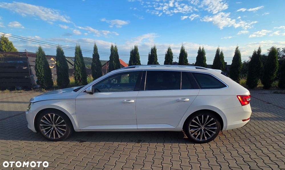 Skoda Superb 2.0 TDI 4x4 L&K DSG - 10