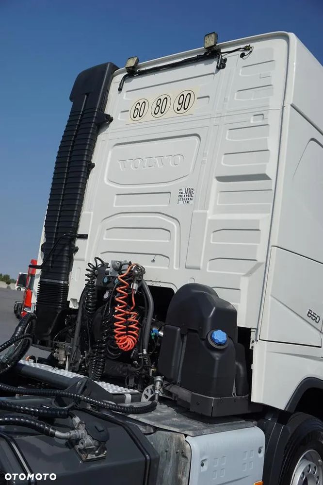 Volvo FH 16 / 650 / EURO 6 / ACC / 6 X 4 / RETARDER / HYDRAULIKA - 34