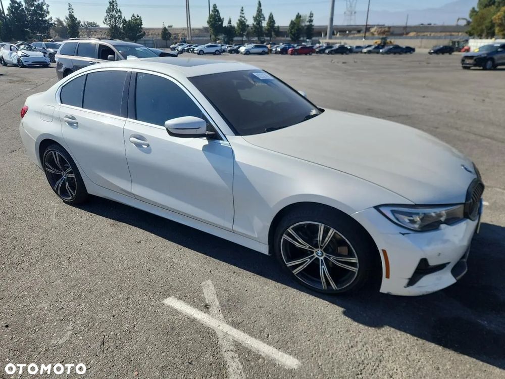 BMW Seria 3 330i xDrive Edition Luxury Line Purity - 1