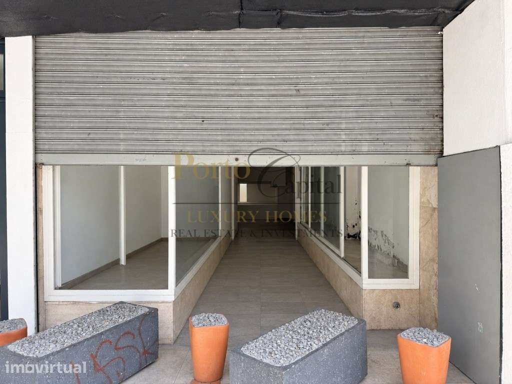 Loja com 500 m² | Rua Júlio Dinis | Junto à Rotunda da Boavista | P...