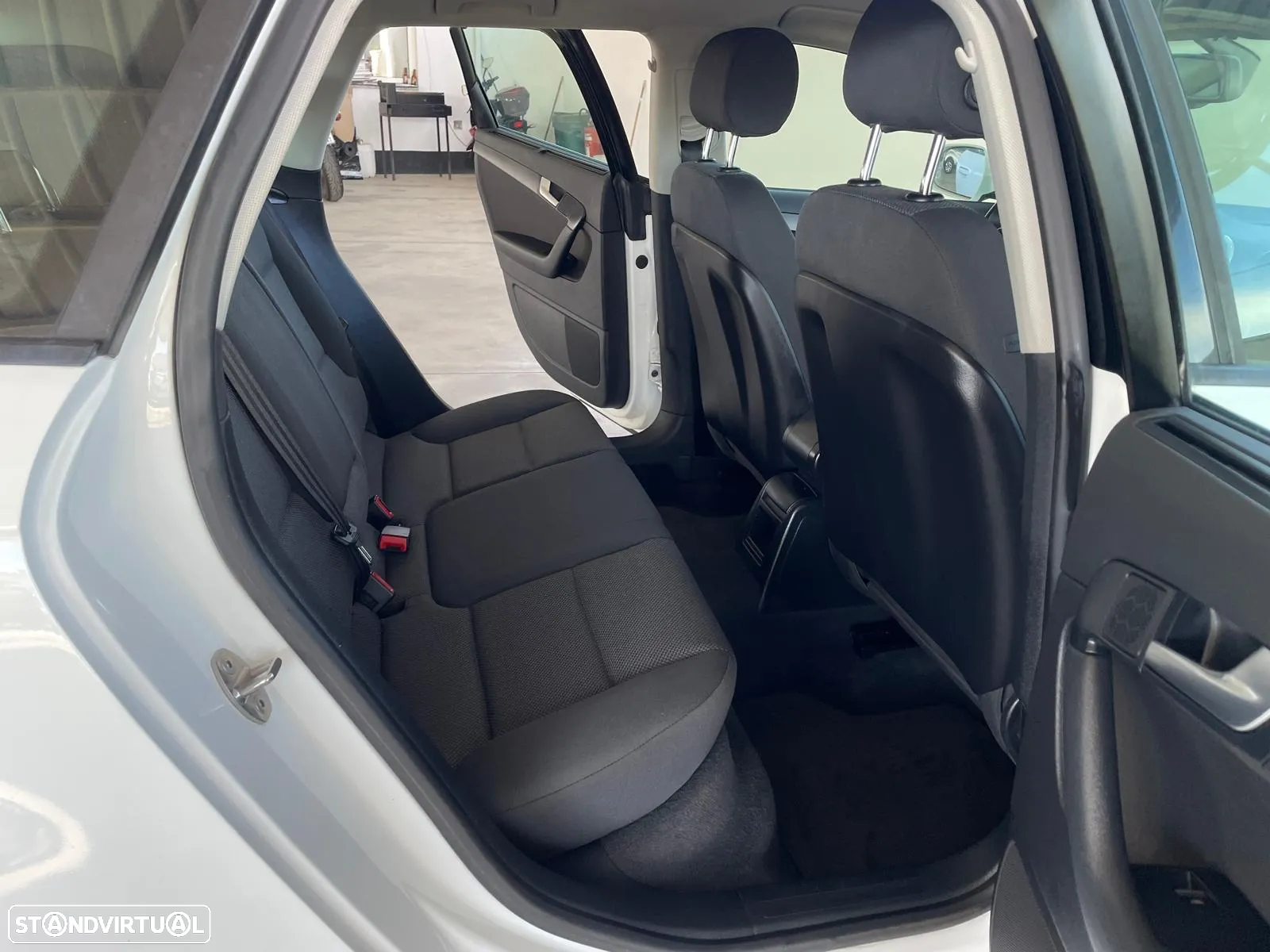 Audi A3 Sportback 1.6 TDI Attraction Business Line - 29