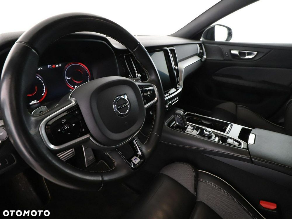 Volvo V60 T8 AWD Recharge Geartronic RDesign - 14