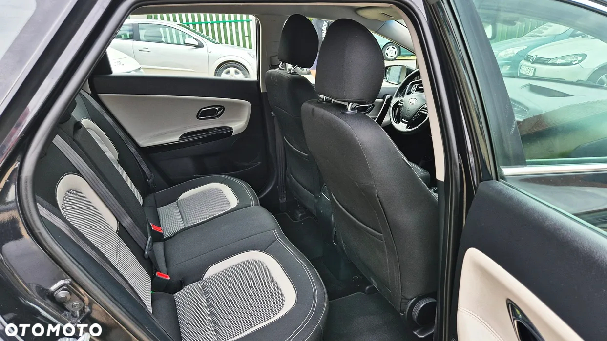 Kia Ceed Cee'd 1.6 GDI XL - 33