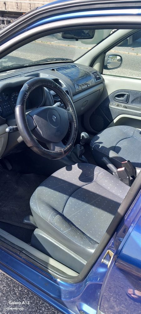 Renault Clio 1.2 16V Privilège - 9