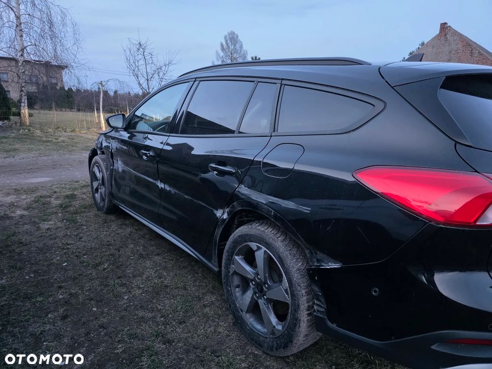 Ford Focus 1.0 EcoBoost Hybrid ACTIVE X - 9