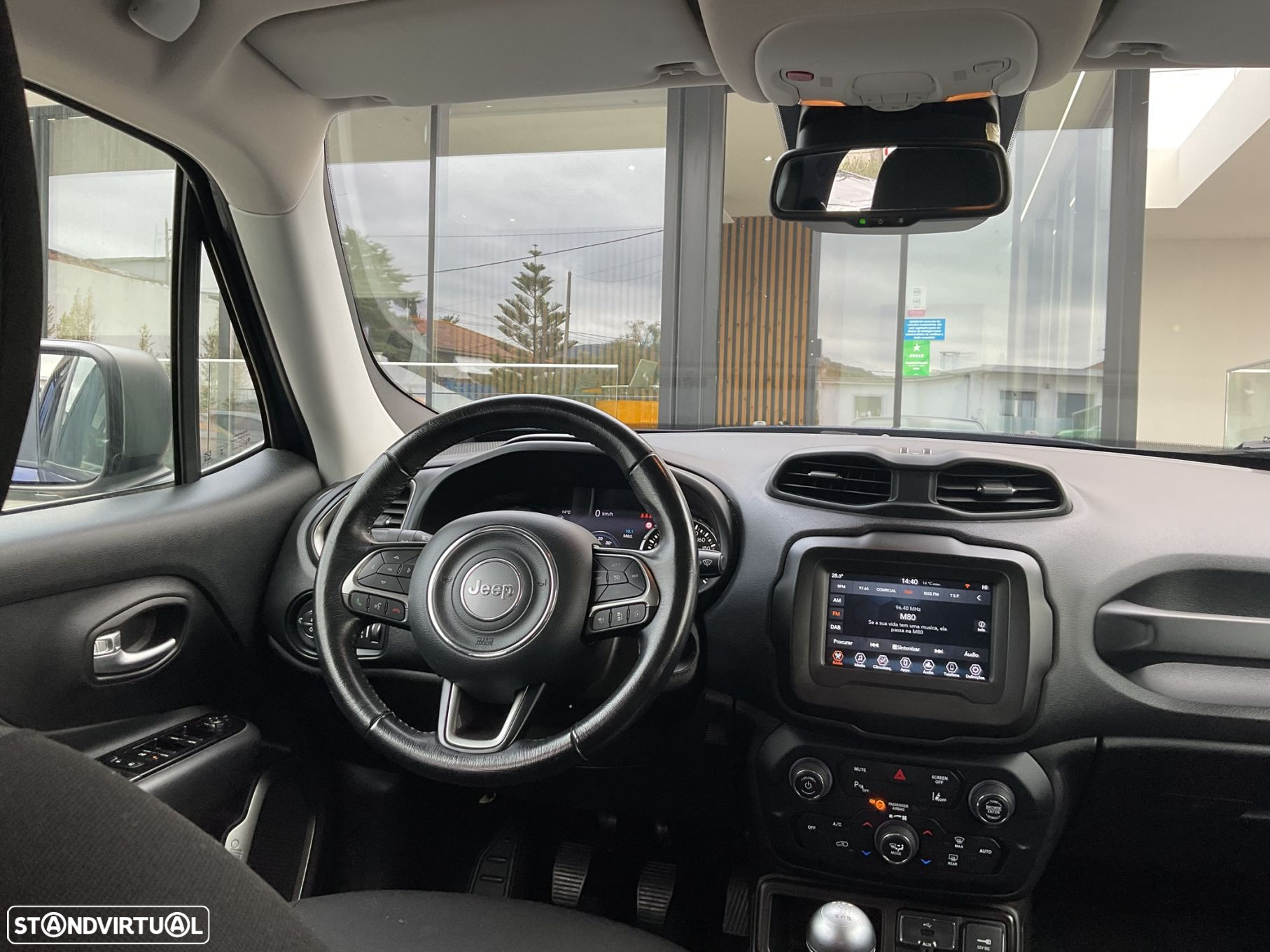 Jeep Renegade 1.0 T Limited - 26