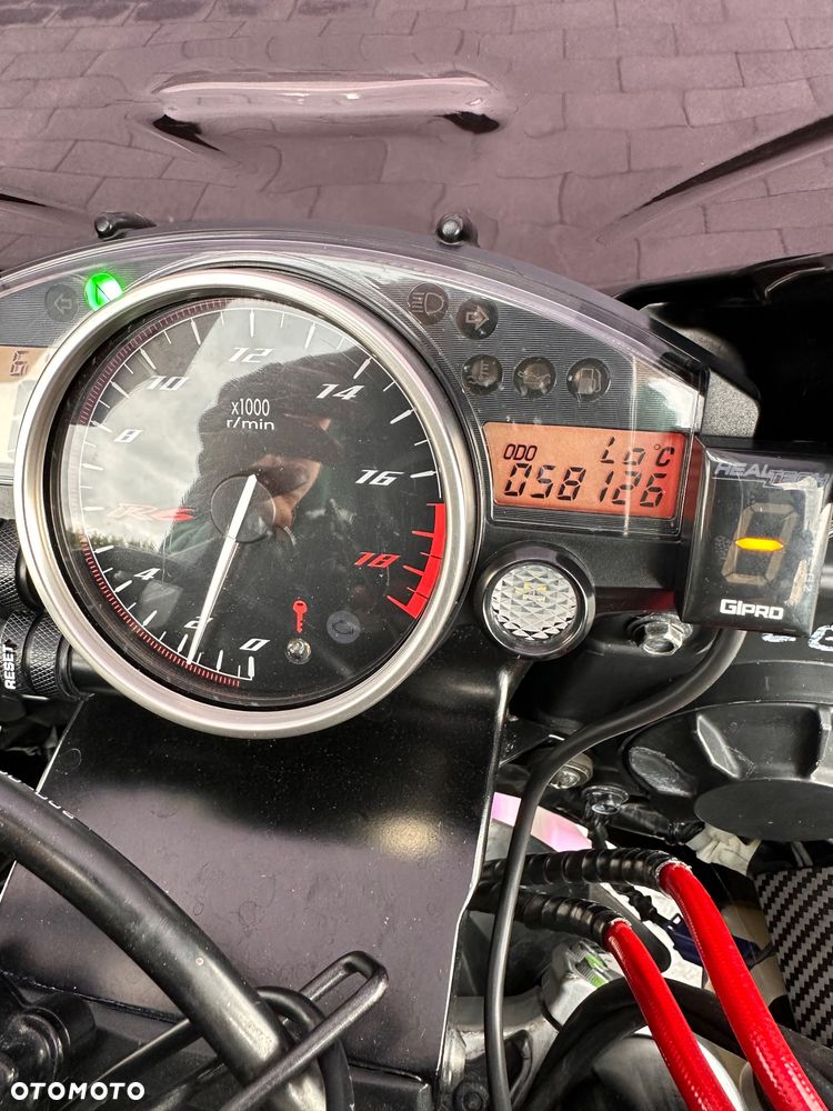 Yamaha R6 - 4