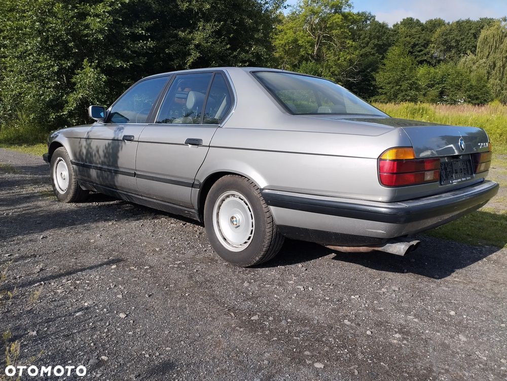 BMW Seria 7 750i - 9