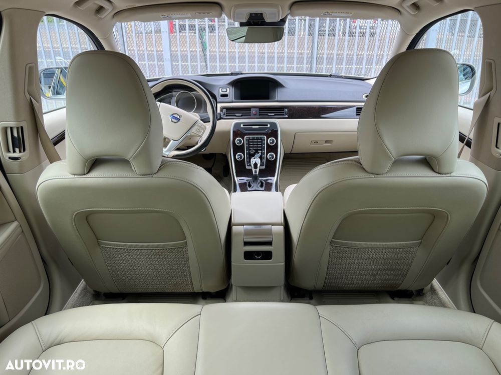 Volvo XC 70 - 12