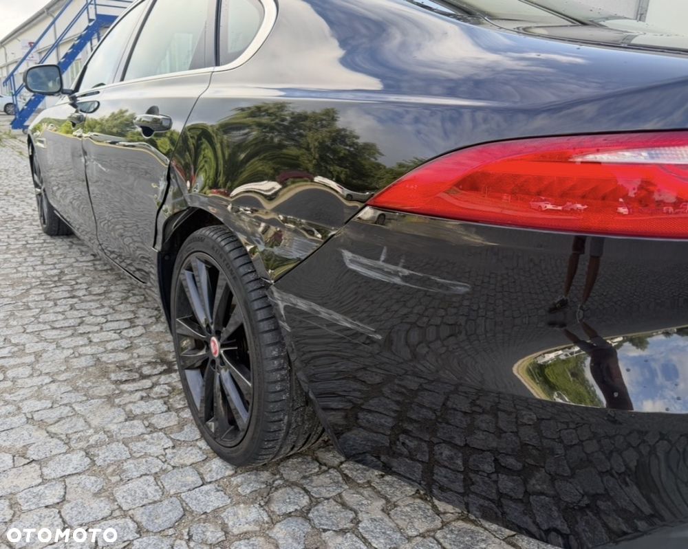 Jaguar XF - 11