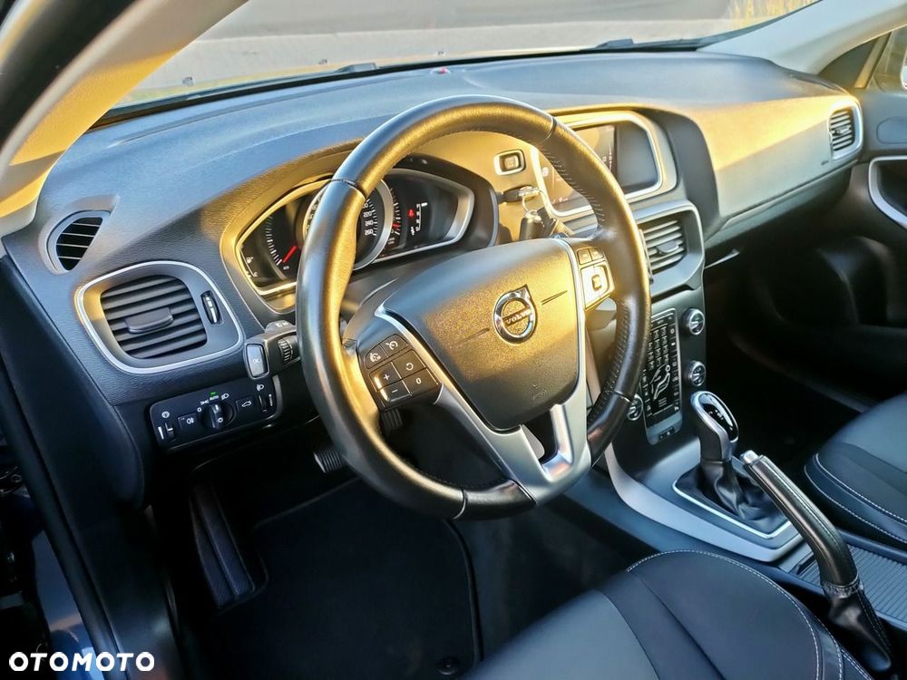 Volvo V40 D2 Drive-E SCR Momentum - 11