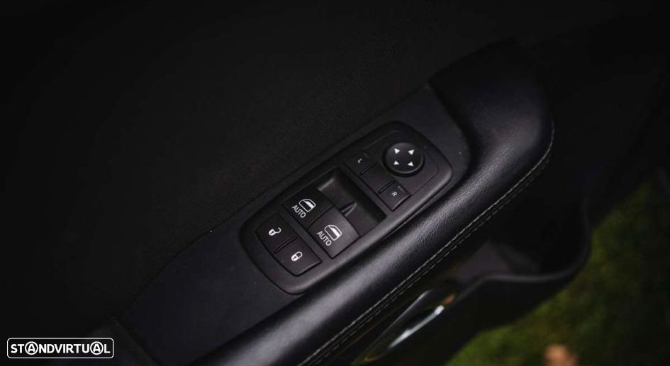 Dodge Challenger Auto SXT Plus - 15