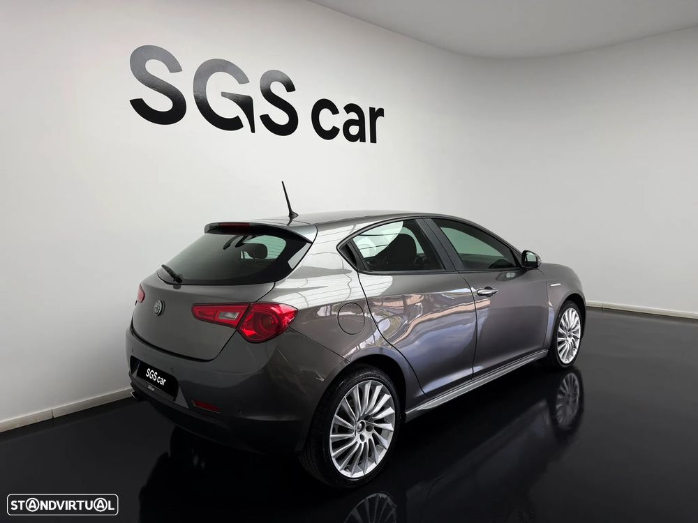 Alfa Romeo Giulietta 1.6 JTDM - 5