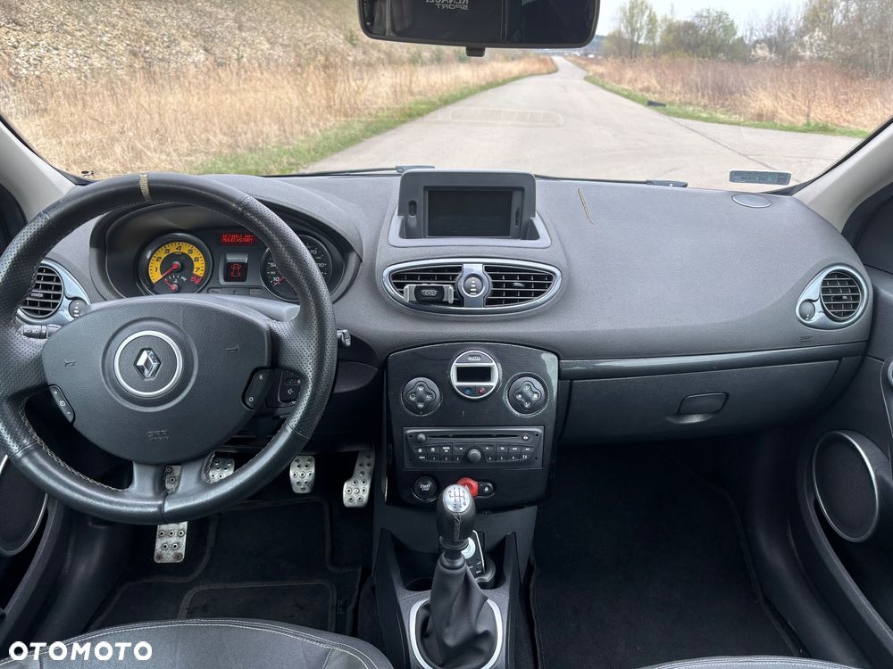 Renault Clio 2.0 16V 200 Sport - 9