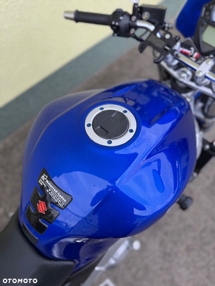 Suzuki SV - 18