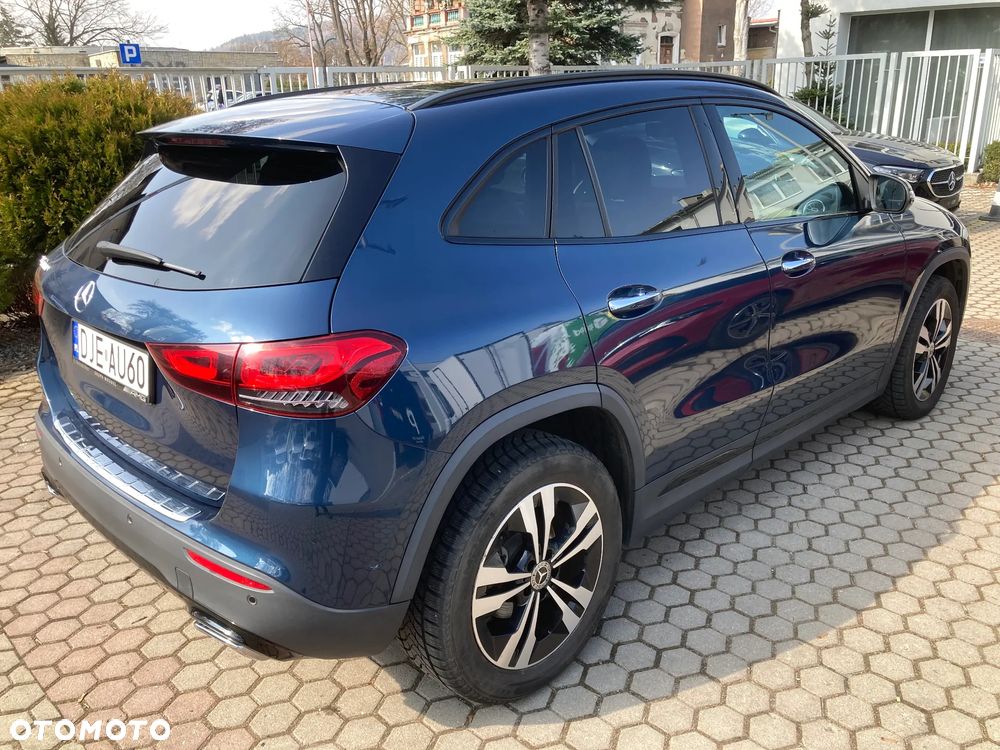 Mercedes-Benz GLA - 3