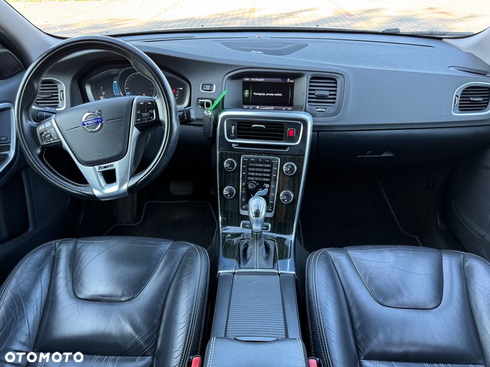 Volvo V60 D6 AWD Plug-in Hybrid Summum - 5