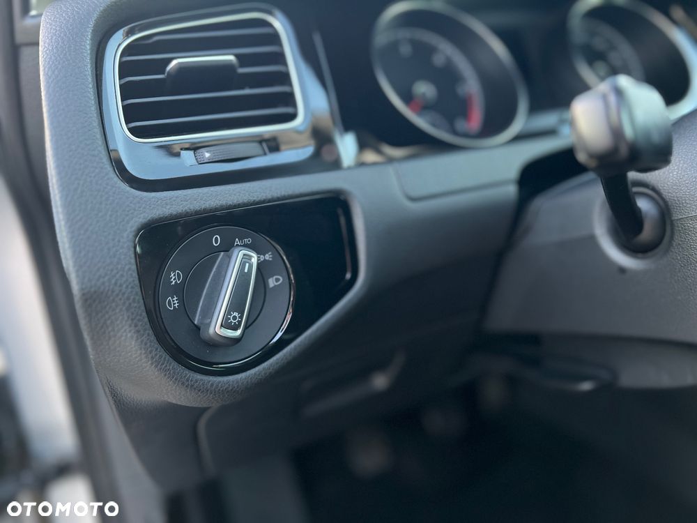 Volkswagen Golf Variant 2.0 TDI (BlueMotion Technology) Highline - 13