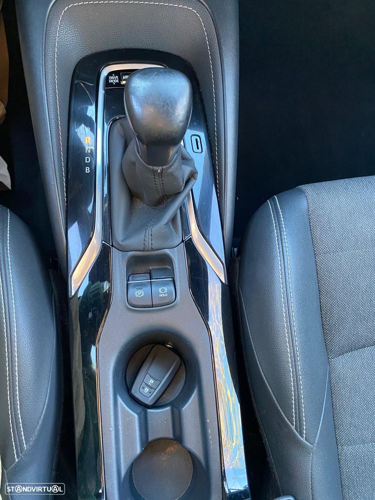 Toyota Corolla Touring Sports 1.8 Hybrid Comfort+P.Sport - 23