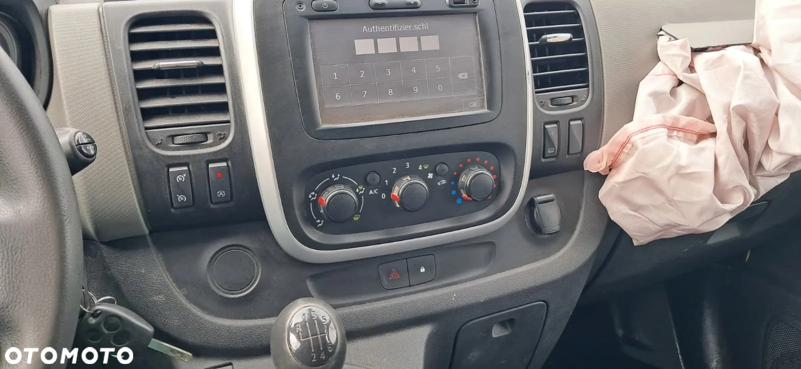 Nissan NV300 - 10