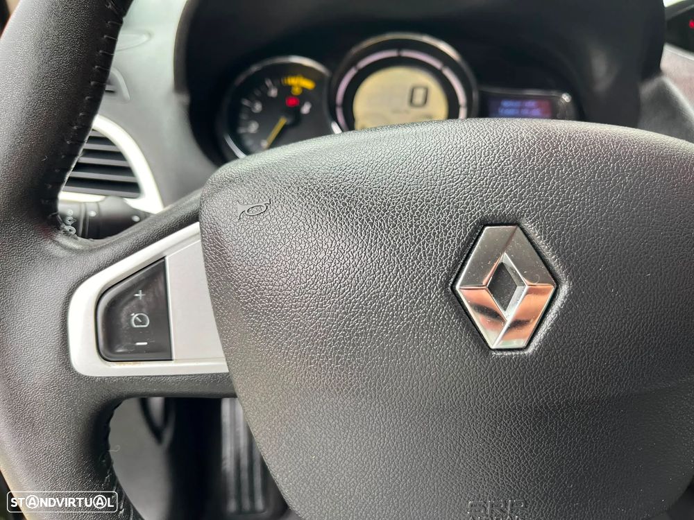 Renault Mégane Coupe 1.5 dCi Dynamique - 19