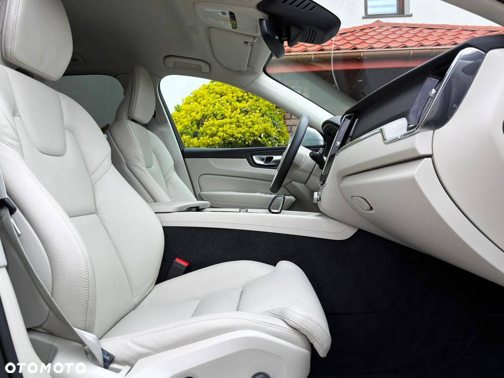 Volvo XC 60 B4 D AWD Inscription - 8