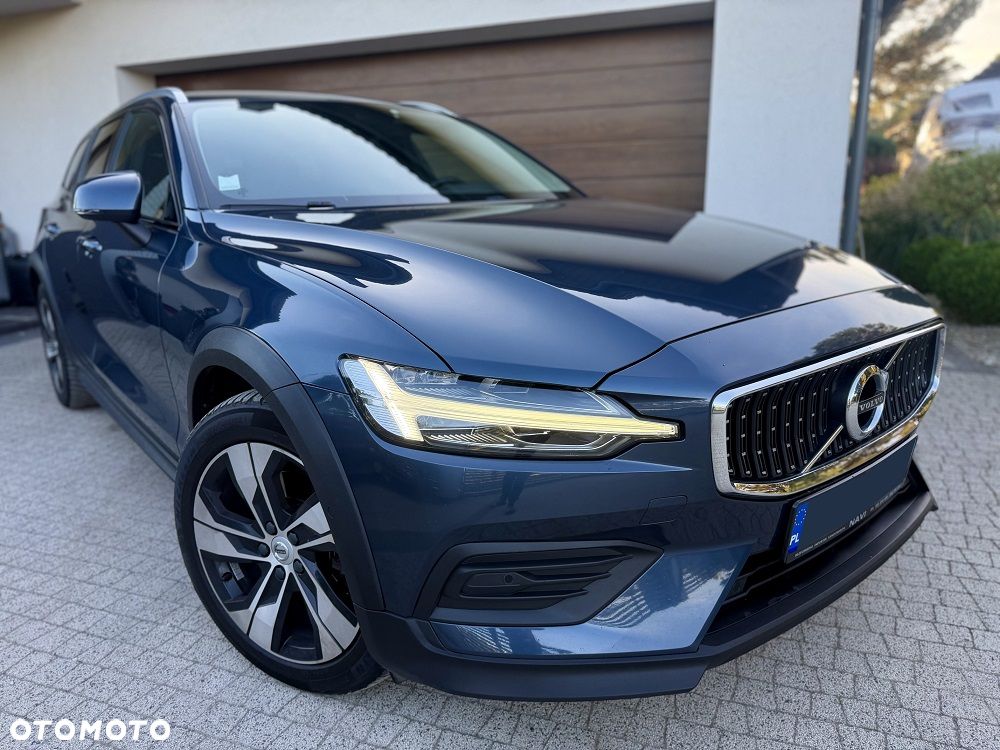 Volvo V60 Cross Country B4 D AWD Ultimate - 4