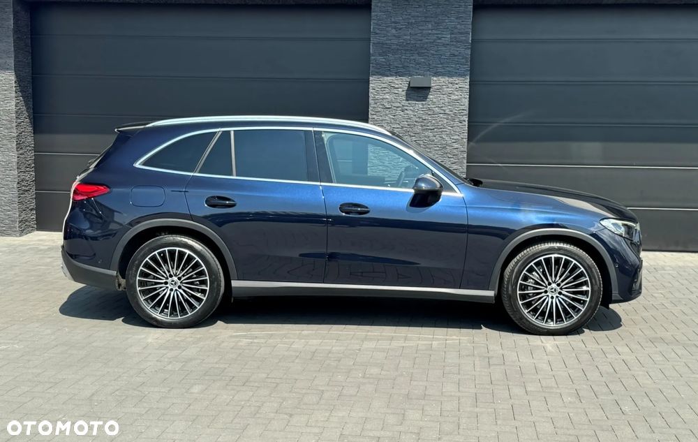 Mercedes-Benz GLC 300 4Matic 9G-TRONIC AMG Line Advanced - 8