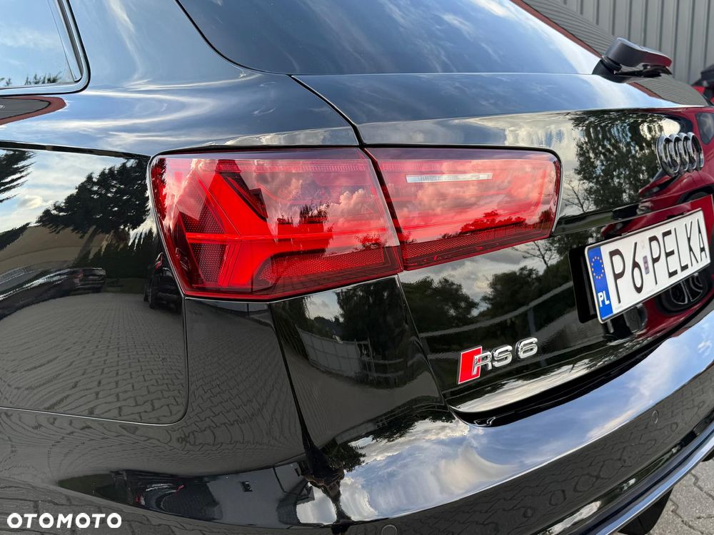Audi RS6 Avant - 35