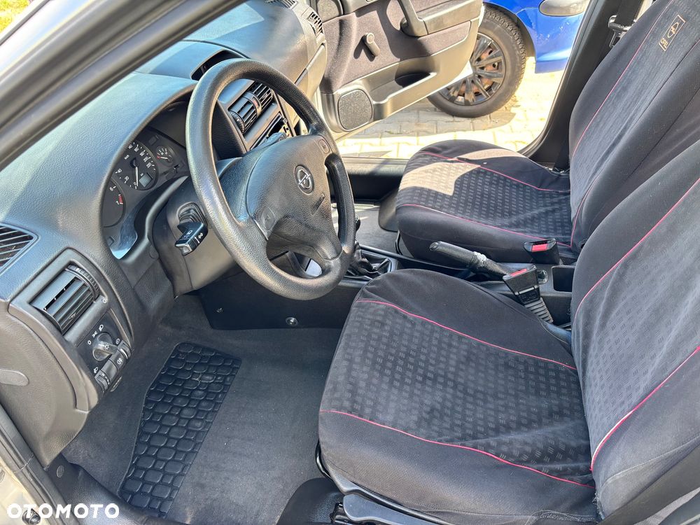 Opel Astra - 18