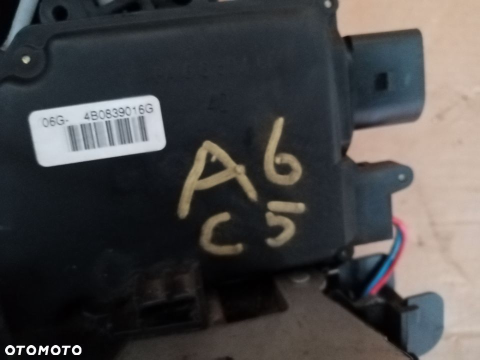 Zamek drzwi prawy tył tylny Audi A6 C5 4B0839016G - 4
