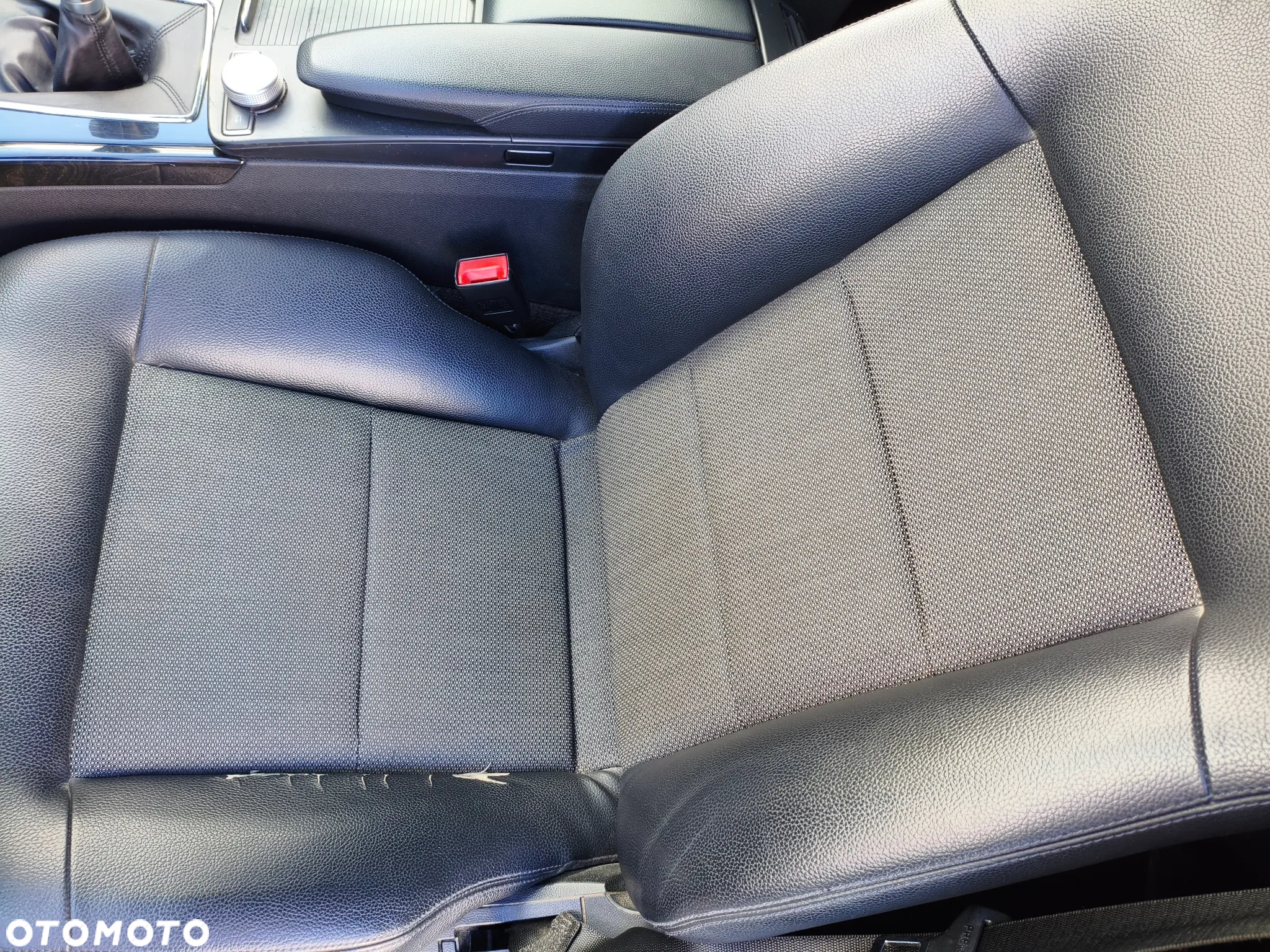 Mercedes-Benz Klasa E 200 T CGI BlueEFFICIENCY Avantgarde - 11
