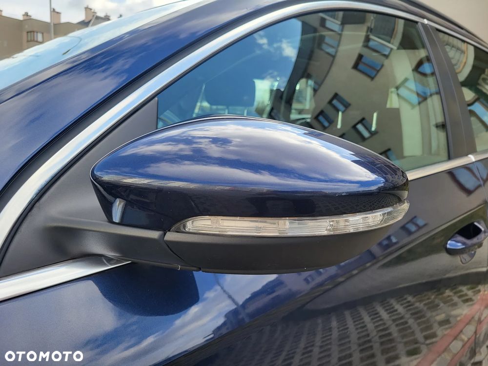 Volkswagen Passat 2.0 TDI Highline - 13